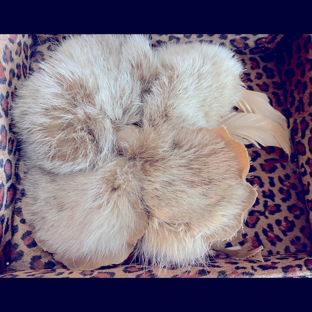 Sable mink corsage 7” X 8” - Picture 1 of 2